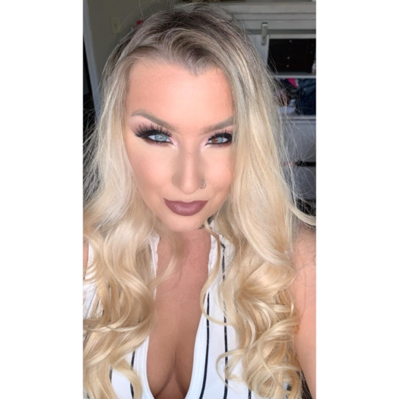 Meet your Posher, Amber - Picture 1 of 1